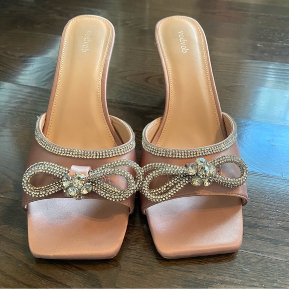 VodVob Heels - Picture 2 of 5